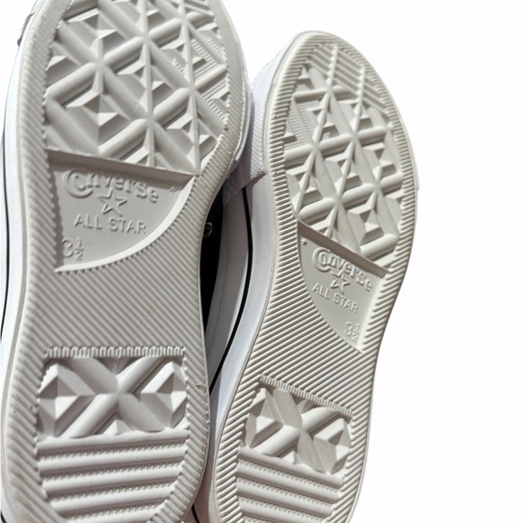 Converse Chuck Taylor All Star Lift Platform Leather Low-Top Shoes Black 5.5 - Picture 4 of 5